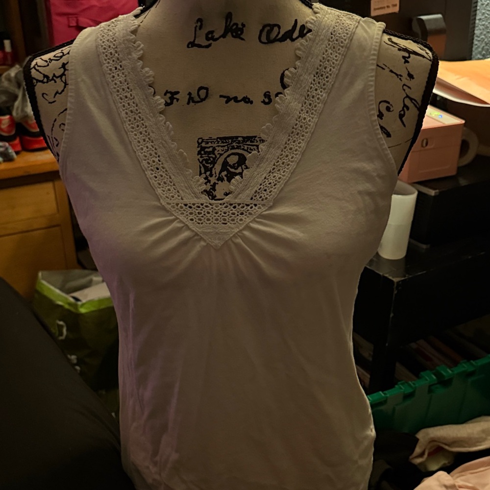 Chaps White V-Neck Lace Tank Top